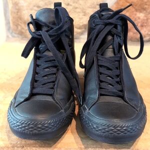 Converse Chuck Taylor All Star Selene Leather in Black. Womens size 8.